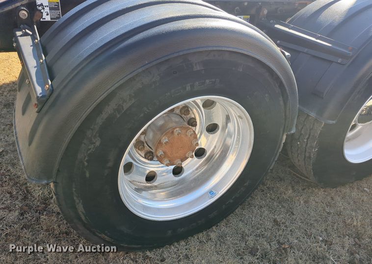 image for item OD9184 2012 Peterbilt 388 semi truck