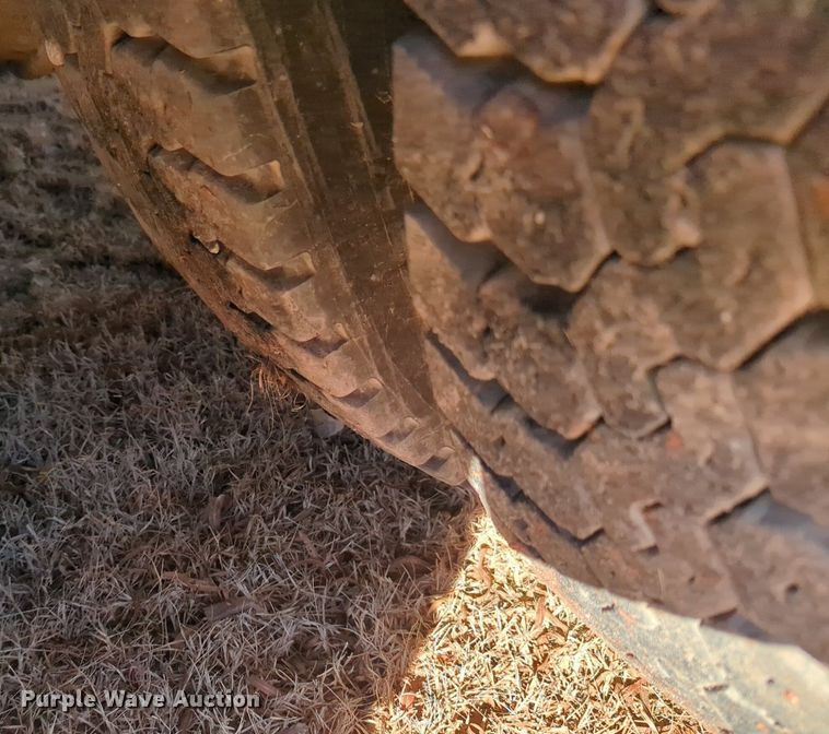 image for item OD9184 2012 Peterbilt 388 semi truck