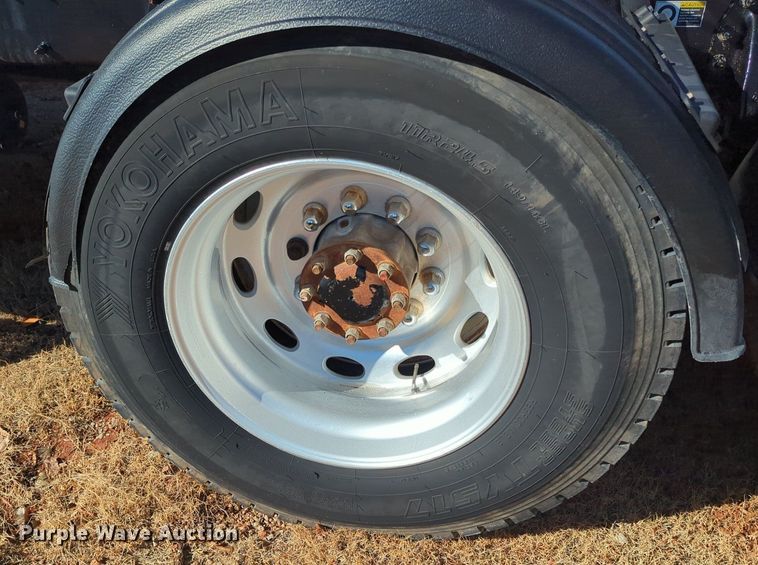 image for item OD9184 2012 Peterbilt 388 semi truck