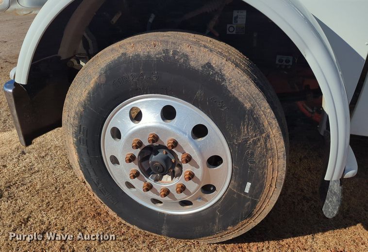 image for item OD9184 2012 Peterbilt 388 semi truck