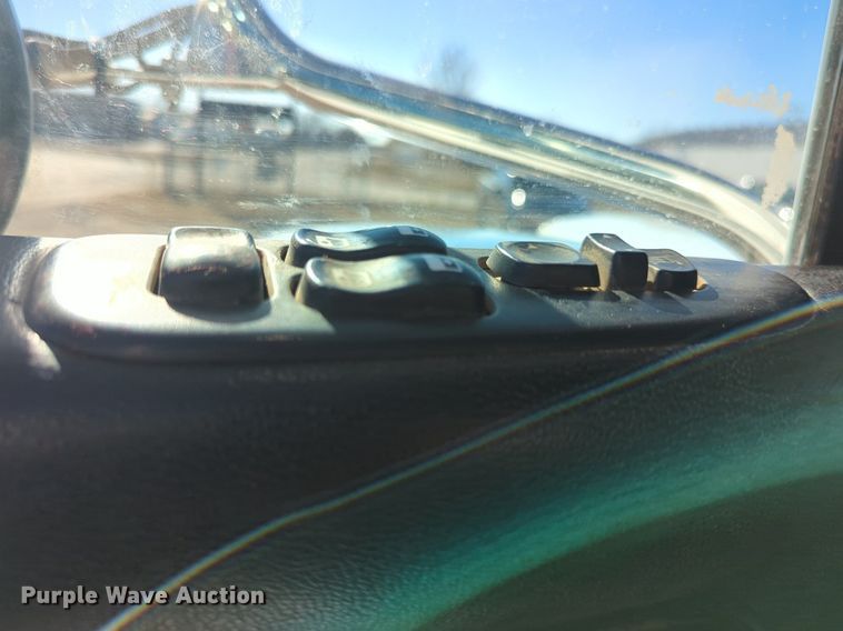 image for item OD9185 2013 Peterbilt 388 semi truck