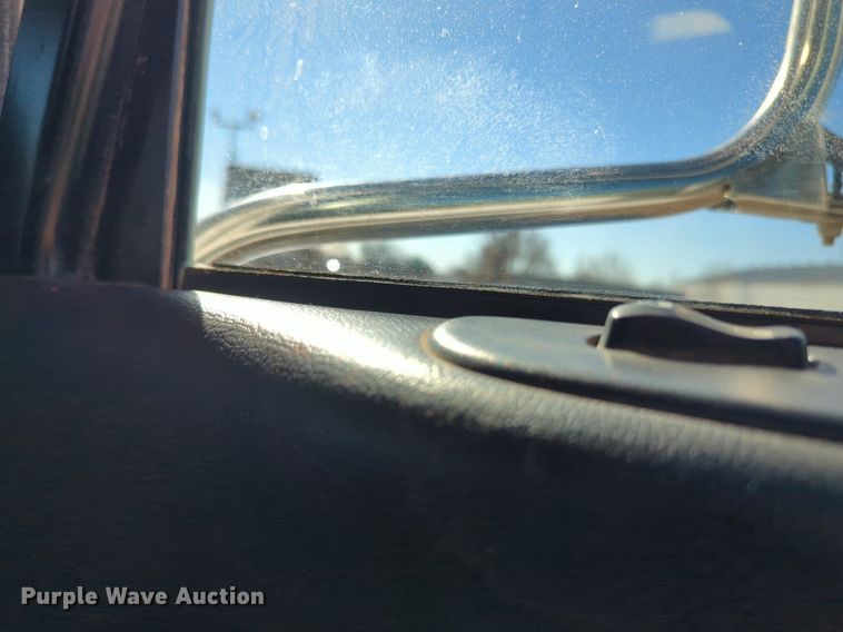 image for item OD9185 2013 Peterbilt 388 semi truck