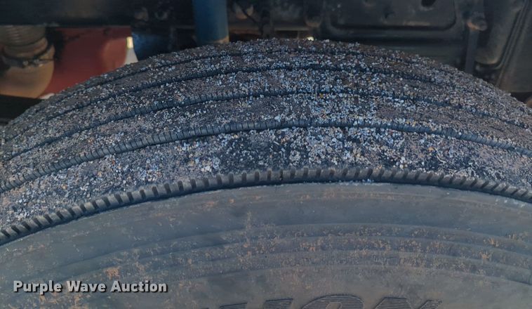 image for item OD9185 2013 Peterbilt 388 semi truck