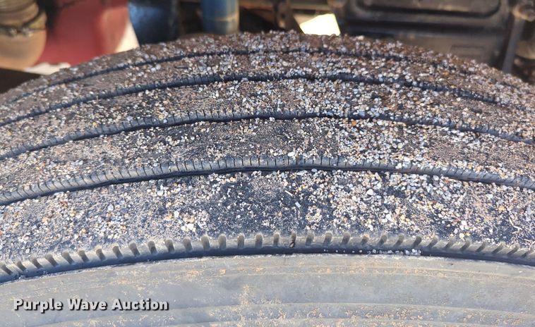 image for item OD9185 2013 Peterbilt 388 semi truck