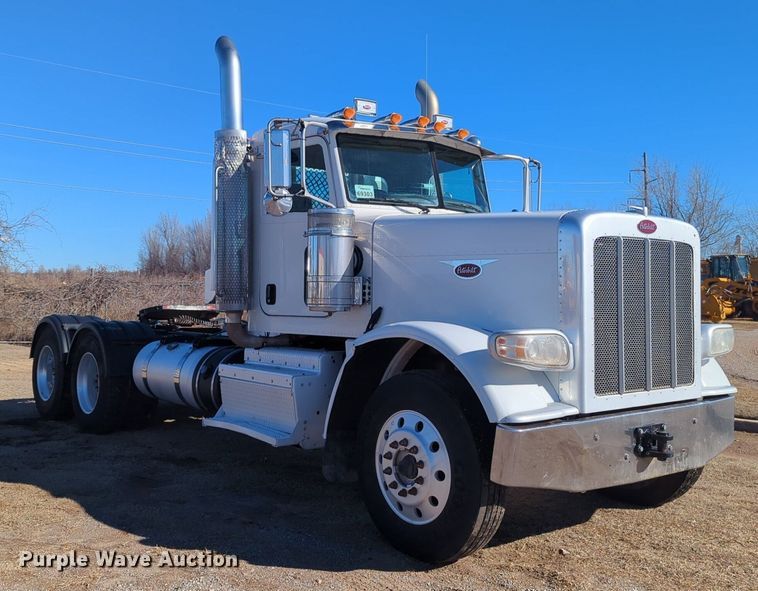 image for item OD9187 2012 Peterbilt 388 semi truck