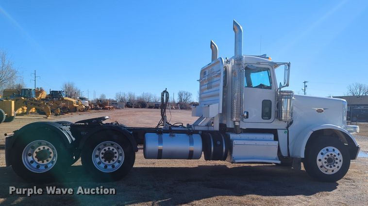 image for item OD9187 2012 Peterbilt 388 semi truck
