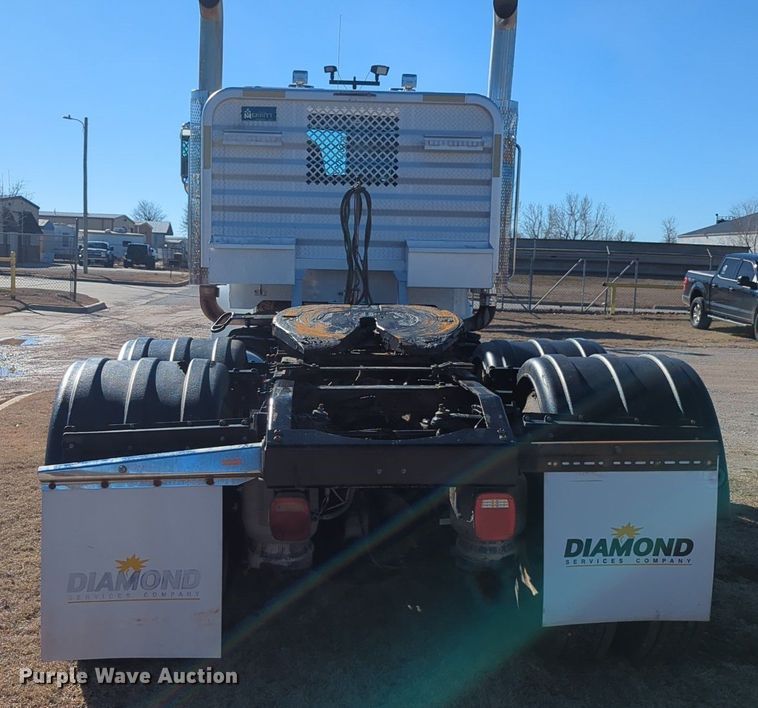 image for item OD9187 2012 Peterbilt 388 semi truck