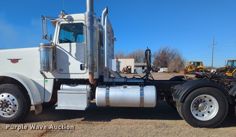 image for item OD9187 2012 Peterbilt 388 semi truck