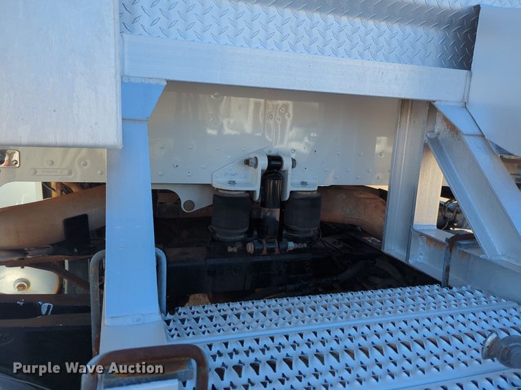 image for item OD9187 2012 Peterbilt 388 semi truck