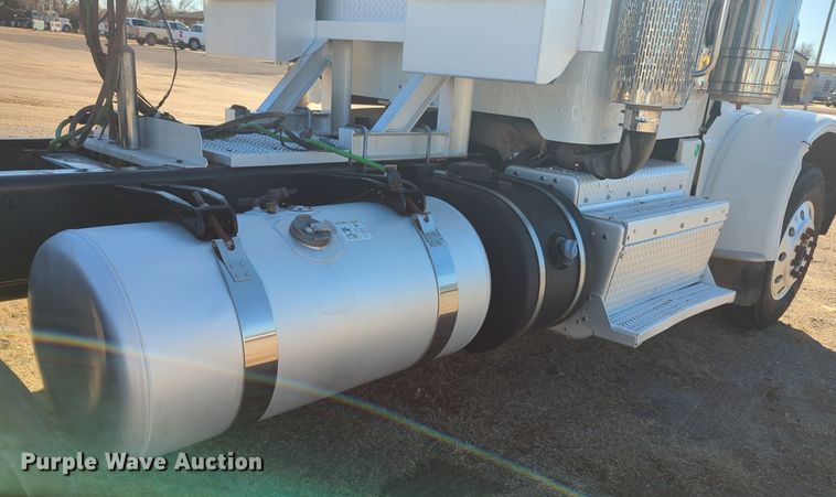 image for item OD9187 2012 Peterbilt 388 semi truck