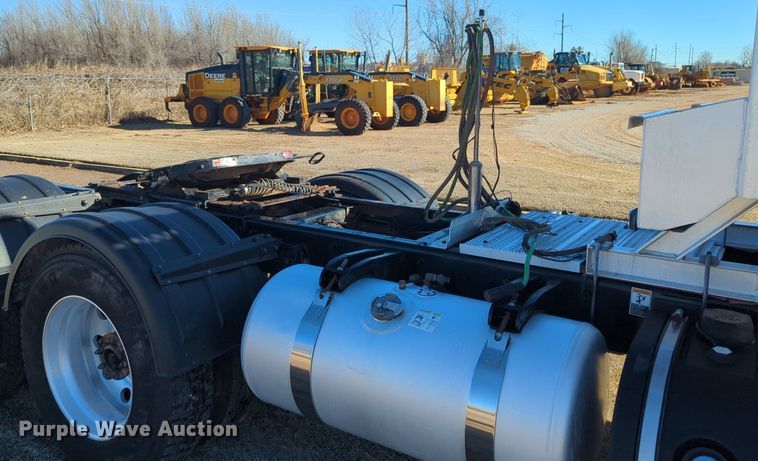 image for item OD9187 2012 Peterbilt 388 semi truck