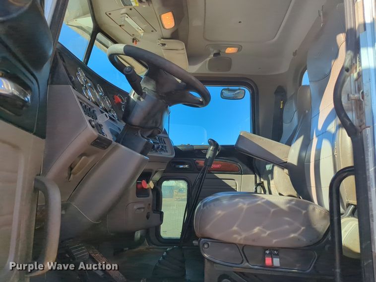 image for item OD9187 2012 Peterbilt 388 semi truck