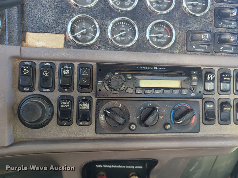 image for item OD9187 2012 Peterbilt 388 semi truck