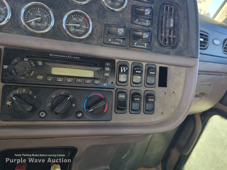 image for item OD9187 2012 Peterbilt 388 semi truck