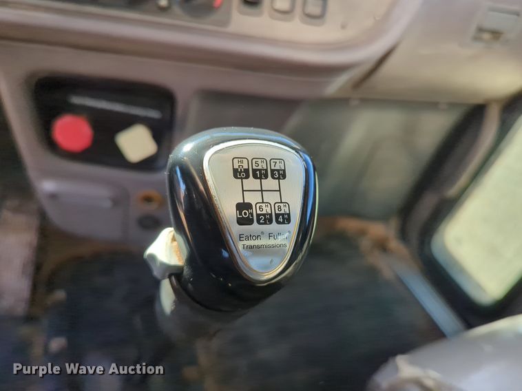 image for item OD9187 2012 Peterbilt 388 semi truck