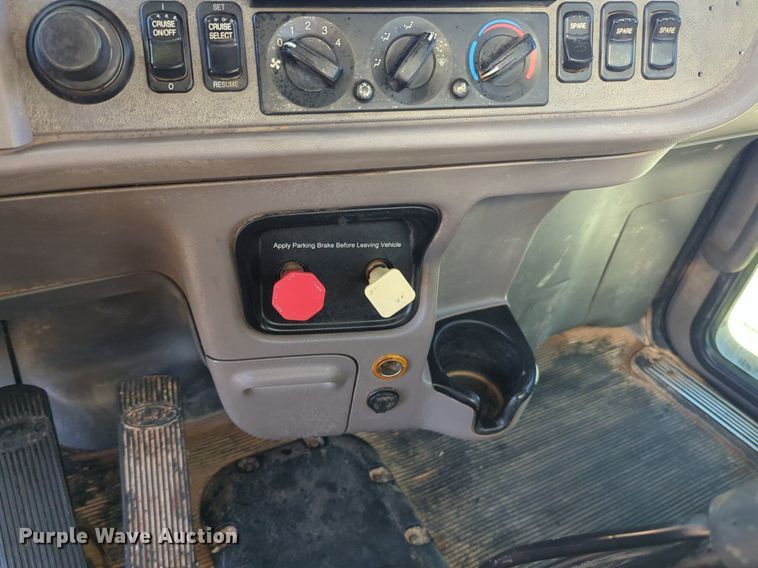 image for item OD9187 2012 Peterbilt 388 semi truck