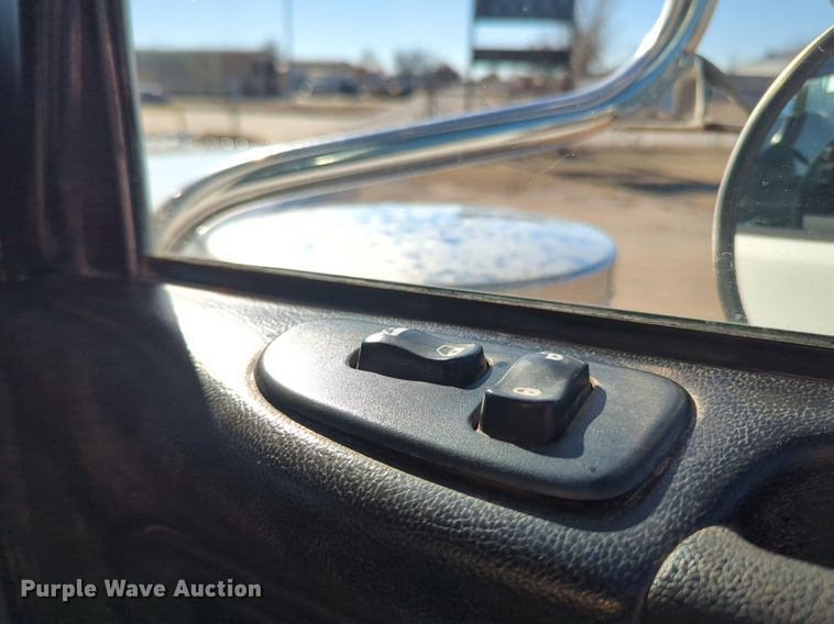 image for item OD9187 2012 Peterbilt 388 semi truck