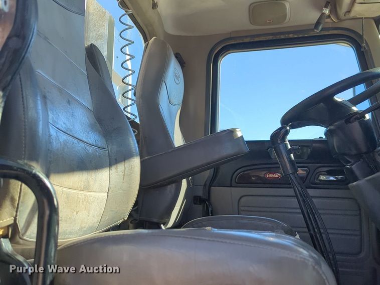 image for item OD9187 2012 Peterbilt 388 semi truck