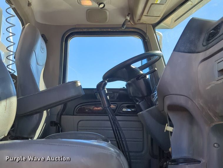 image for item OD9187 2012 Peterbilt 388 semi truck