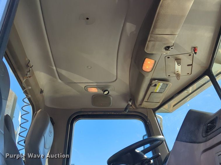 image for item OD9187 2012 Peterbilt 388 semi truck