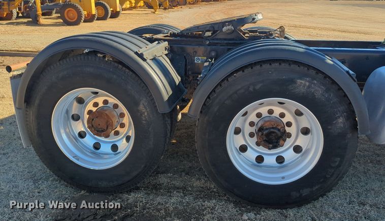 image for item OD9187 2012 Peterbilt 388 semi truck