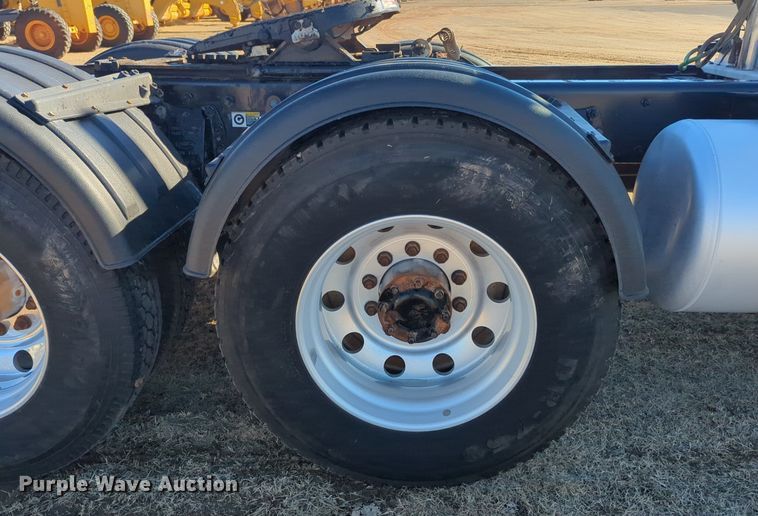 image for item OD9187 2012 Peterbilt 388 semi truck