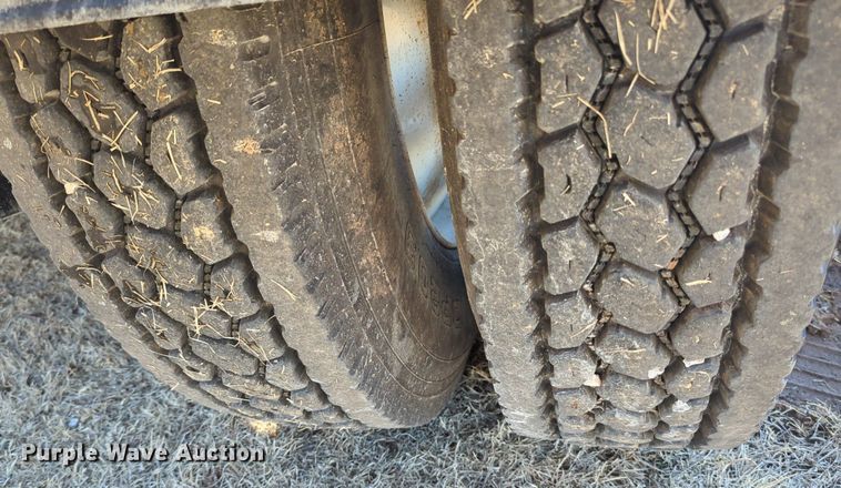 image for item OD9187 2012 Peterbilt 388 semi truck