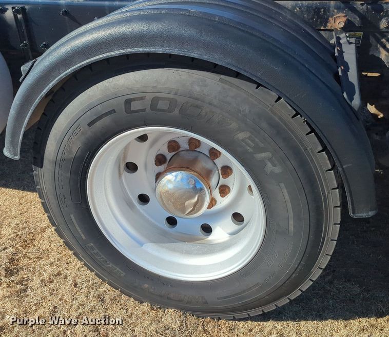 image for item OD9187 2012 Peterbilt 388 semi truck