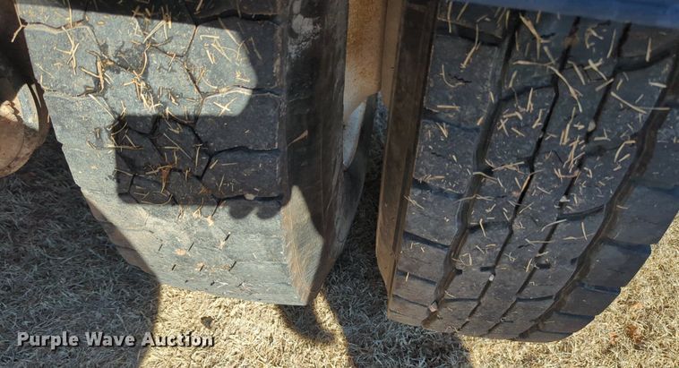 image for item OD9187 2012 Peterbilt 388 semi truck