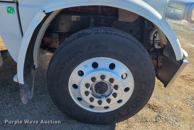 image for item OD9187 2012 Peterbilt 388 semi truck