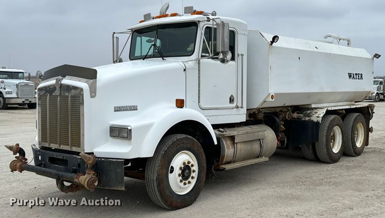 image for item OD9932 1995 Kenworth T800 water truck