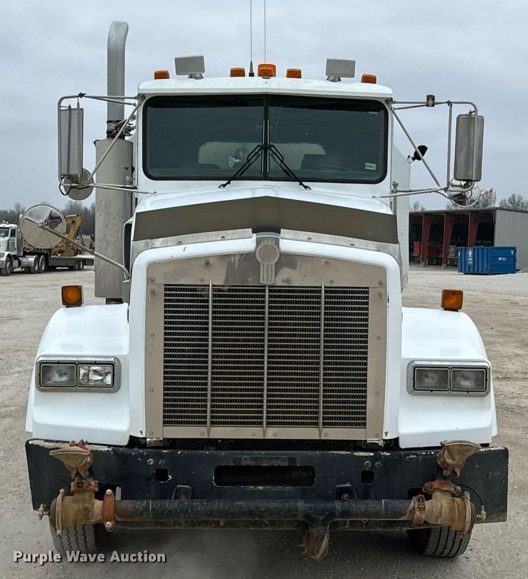 image for item OD9932 1995 Kenworth T800 water truck