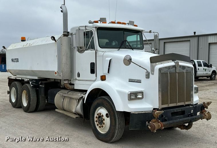 image for item OD9932 1995 Kenworth T800 water truck
