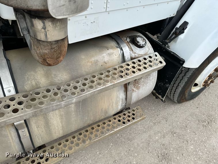 image for item OD9932 1995 Kenworth T800 water truck