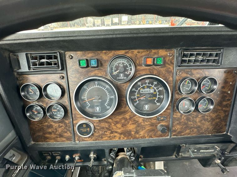 image for item OD9932 1995 Kenworth T800 water truck