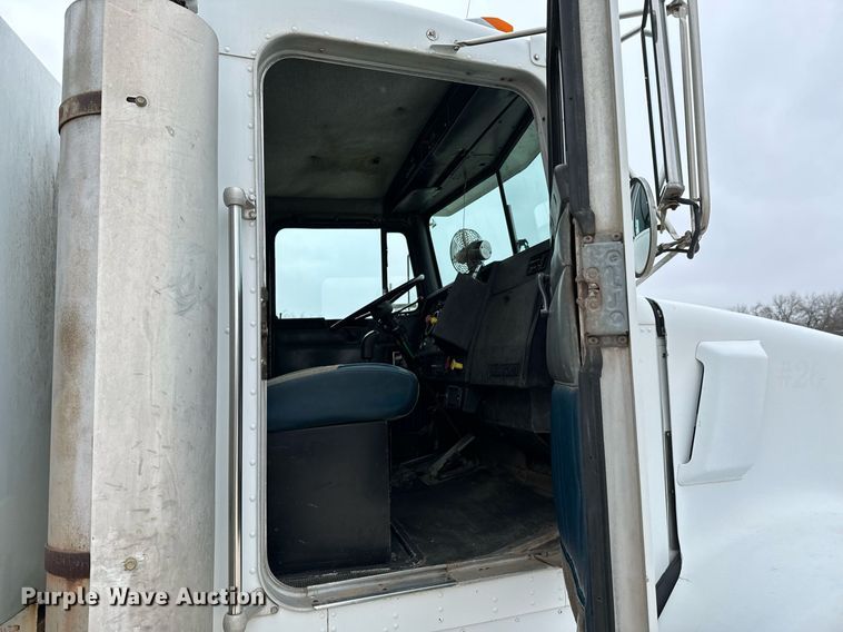 image for item OD9932 1995 Kenworth T800 water truck