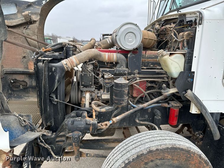 image for item OD9932 1995 Kenworth T800 water truck