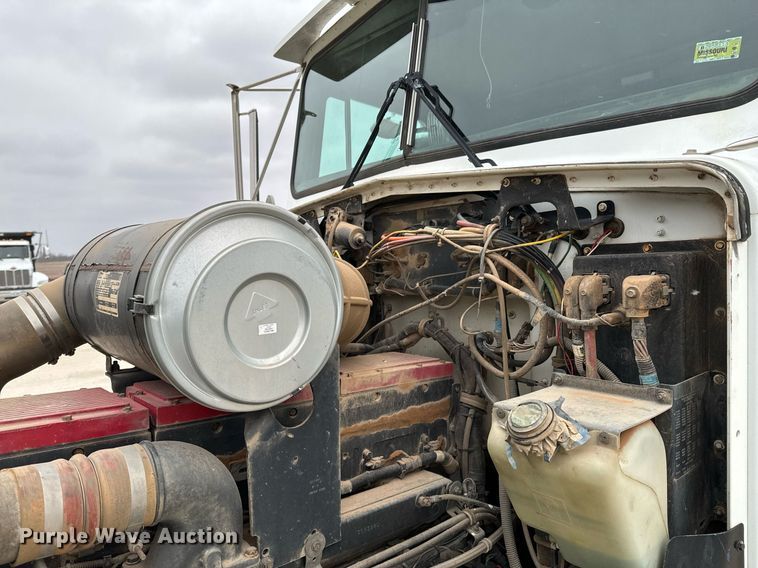 image for item OD9932 1995 Kenworth T800 water truck