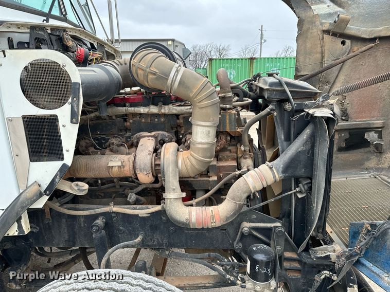 image for item OD9932 1995 Kenworth T800 water truck