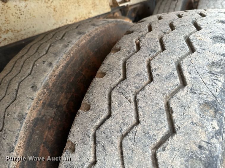 image for item OD9932 1995 Kenworth T800 water truck