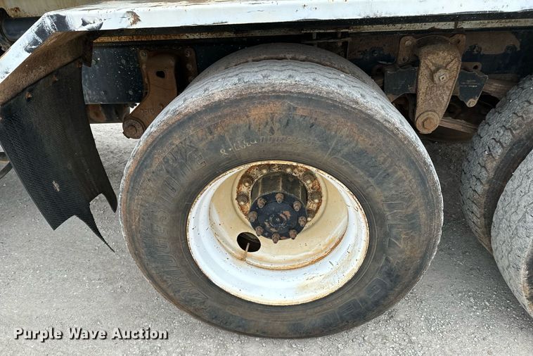 image for item OD9932 1995 Kenworth T800 water truck