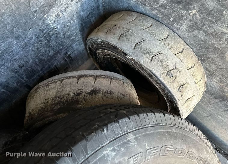 image for item OD9933 2006 Kenworth  T300 delivery truck