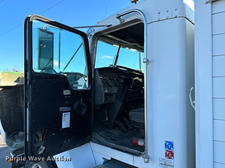 image for item OD9933 2006 Kenworth  T300 delivery truck