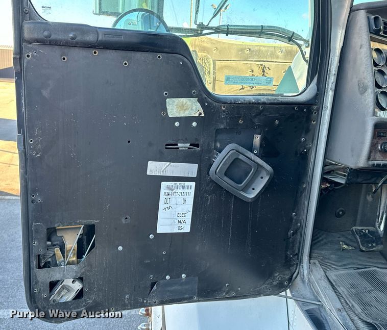 image for item OD9933 2006 Kenworth  T300 delivery truck