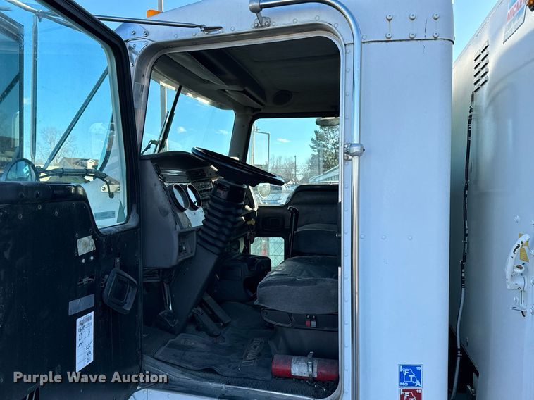 image for item OD9933 2006 Kenworth  T300 delivery truck