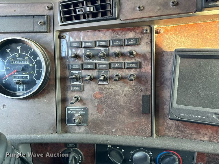 image for item OD9933 2006 Kenworth  T300 delivery truck