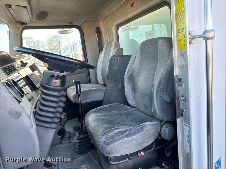 image for item OD9933 2006 Kenworth  T300 delivery truck