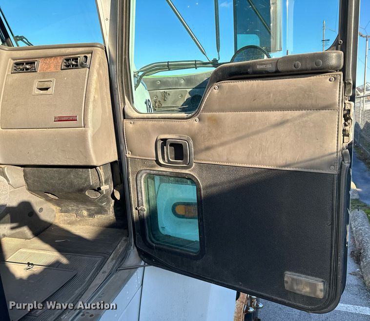 image for item OD9933 2006 Kenworth  T300 delivery truck