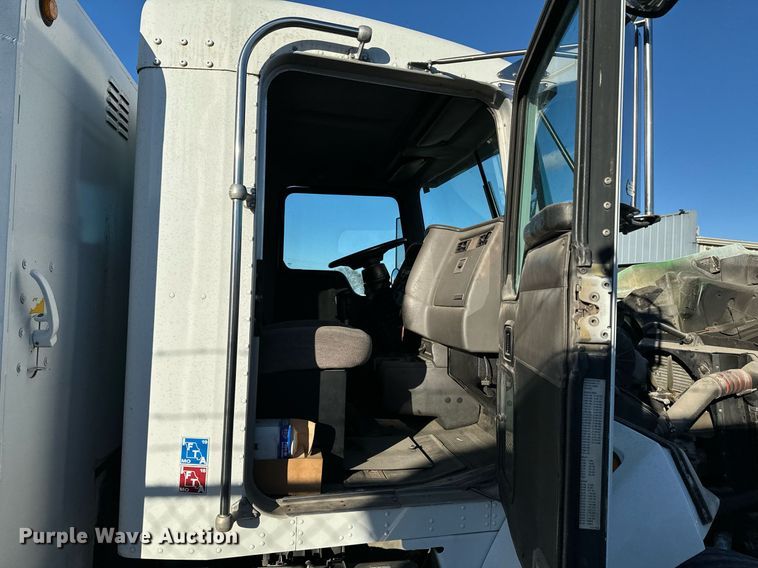 image for item OD9933 2006 Kenworth  T300 delivery truck