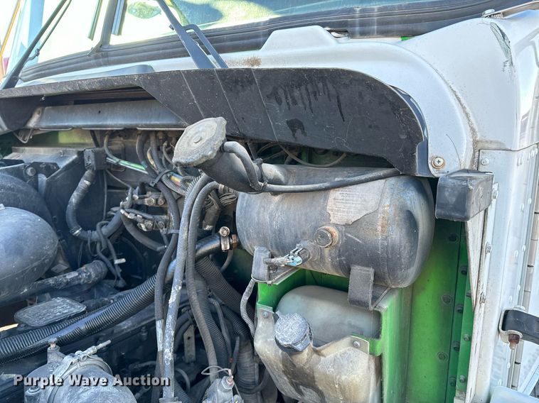 image for item OD9933 2006 Kenworth  T300 delivery truck